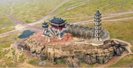 2020年1月5日，航拍江西九江庐山市鄱阳湖千年石岛落星墩古建筑。